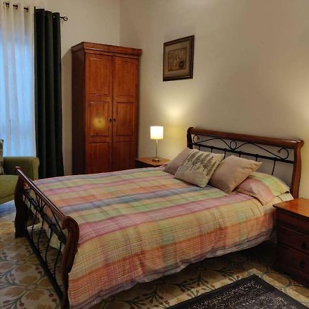 Rons Town House Apartment Tarxien Bagian luar foto
