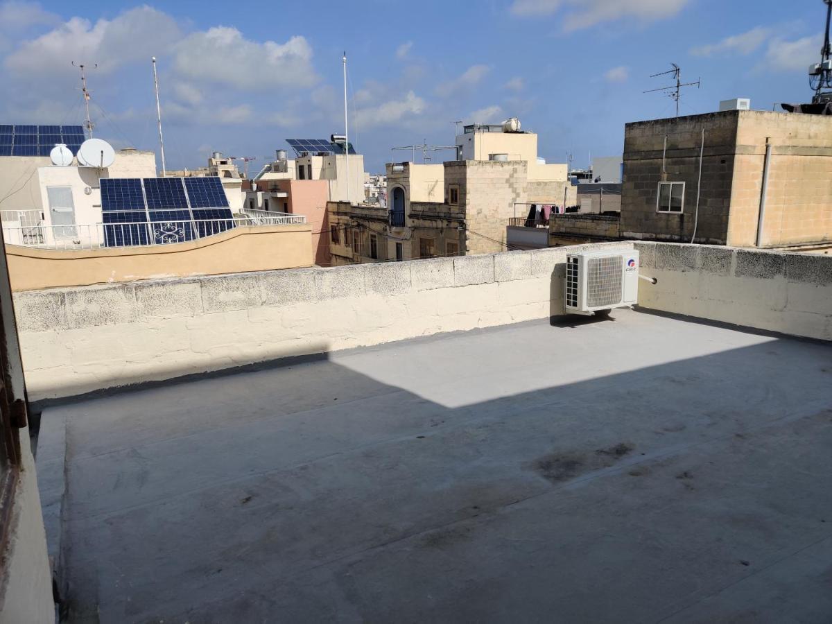 Rons Town House Apartment Tarxien Bagian luar foto