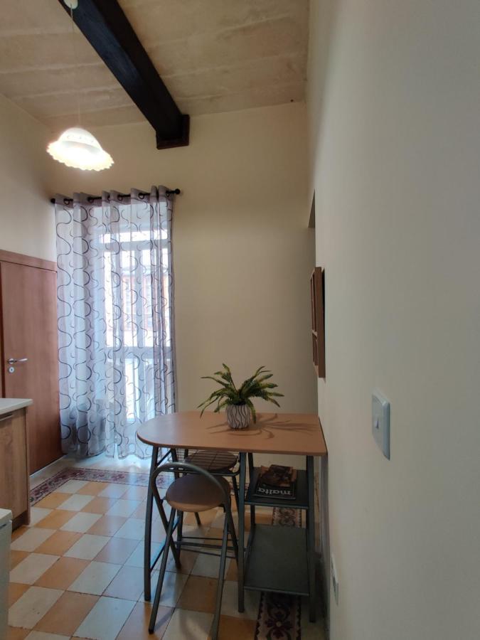Rons Town House Apartment Tarxien Bagian luar foto