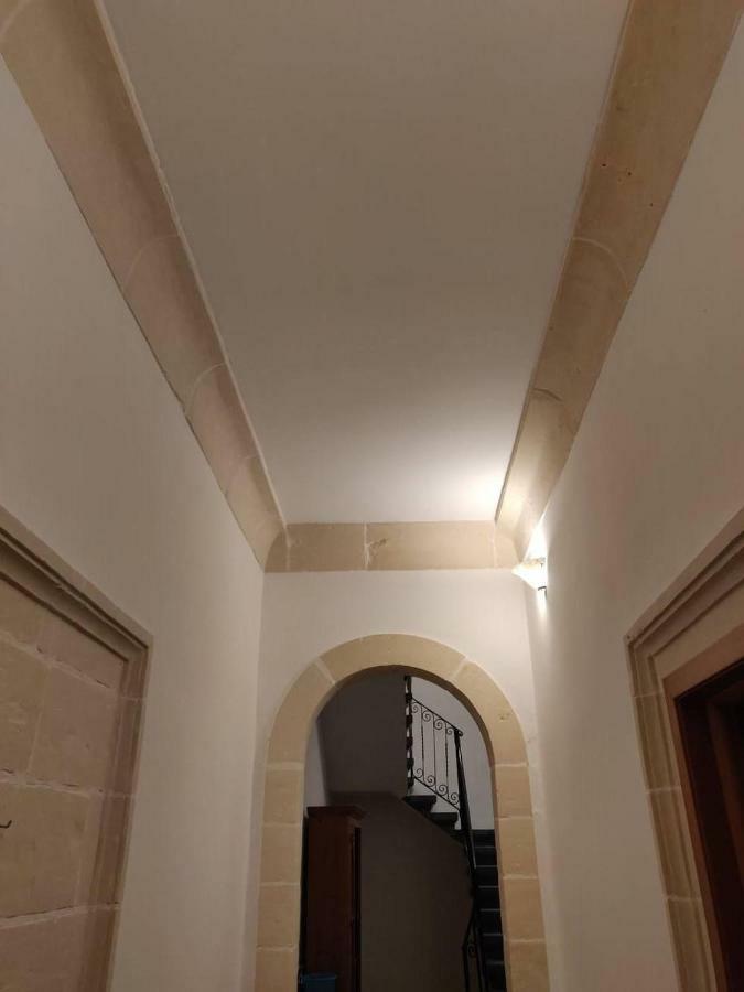 Rons Town House Apartment Tarxien Bagian luar foto